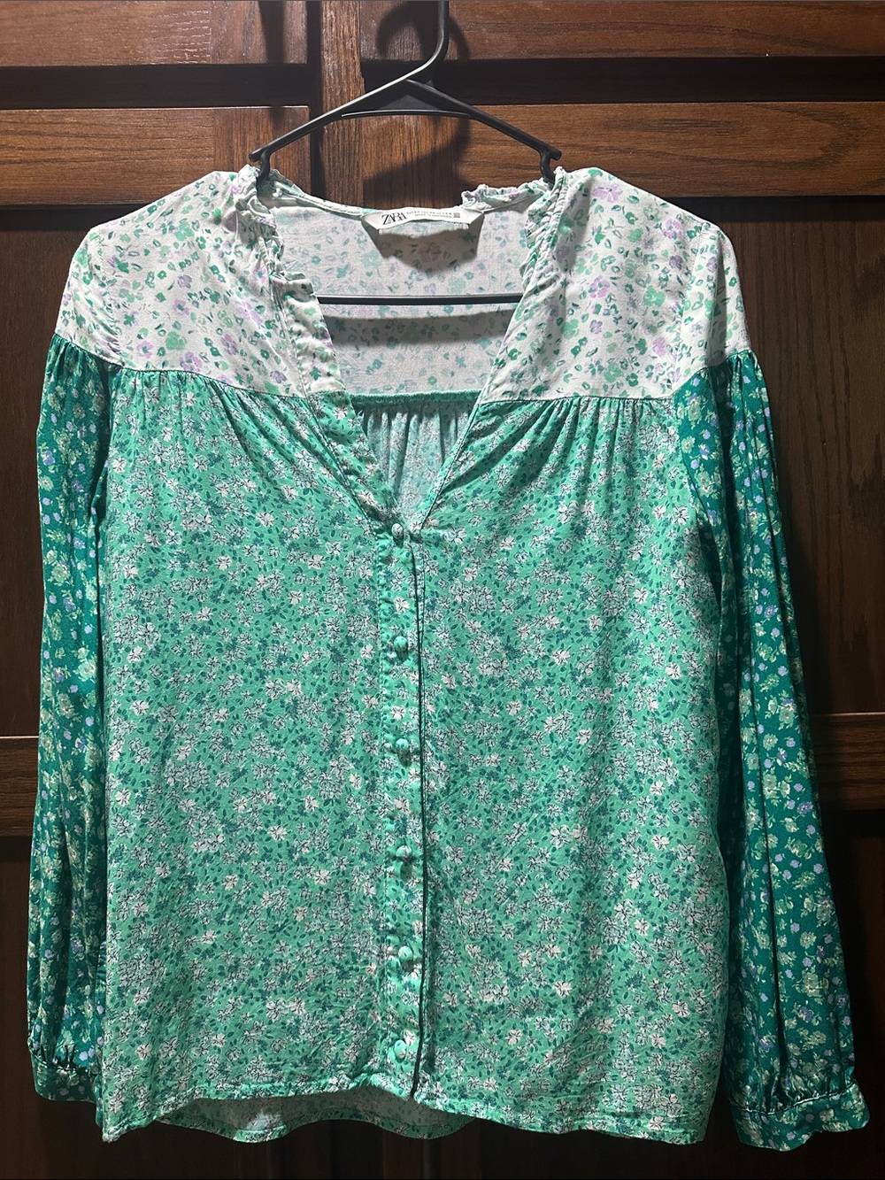 Zara Mint and White Floral Button-Front Blouse